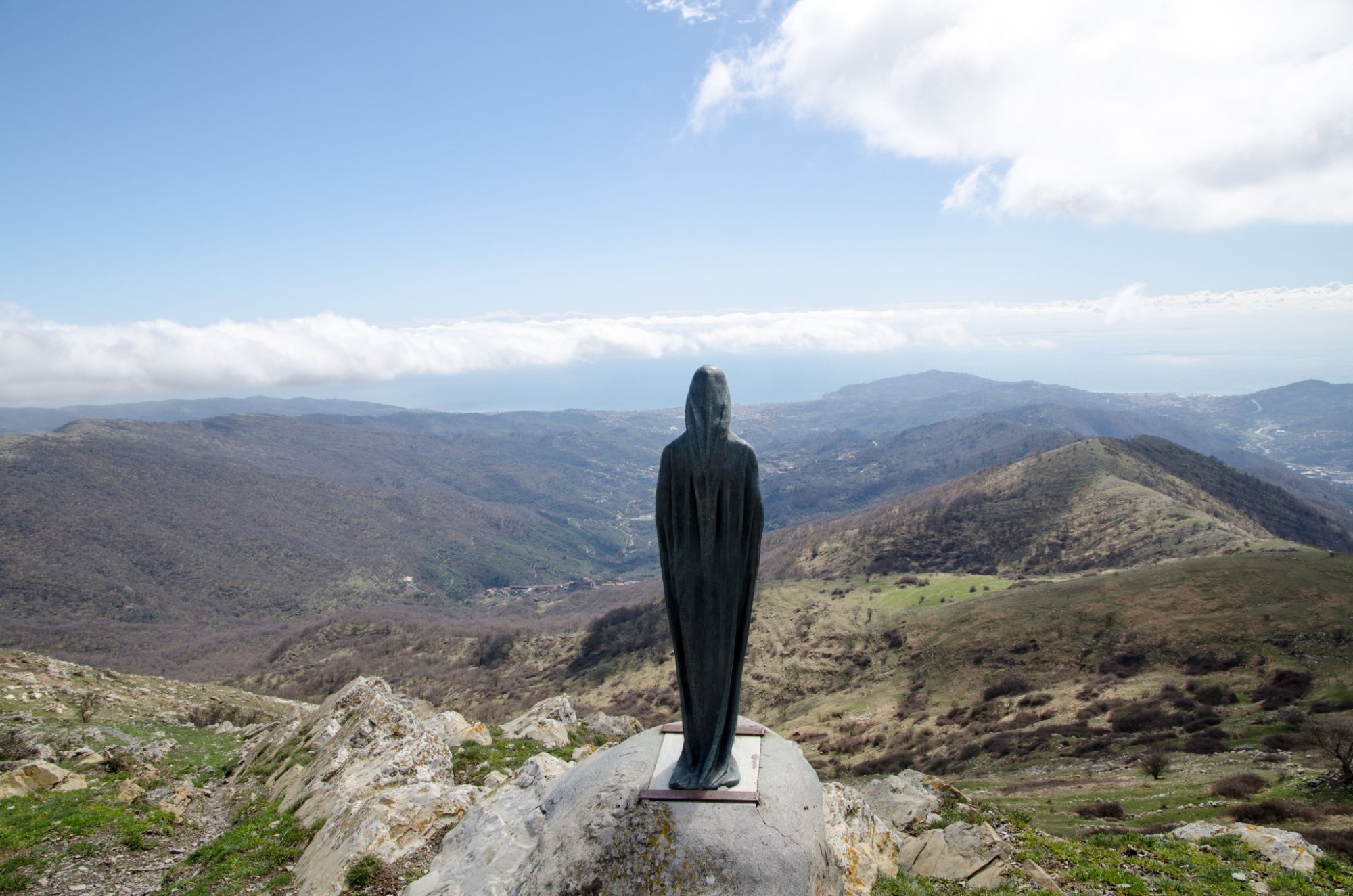 Panorama mit Bronzestatue